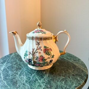 Vintage Decor Sadler England Porcelain Teapot Gold Trim Scalloped Ribbed Floral